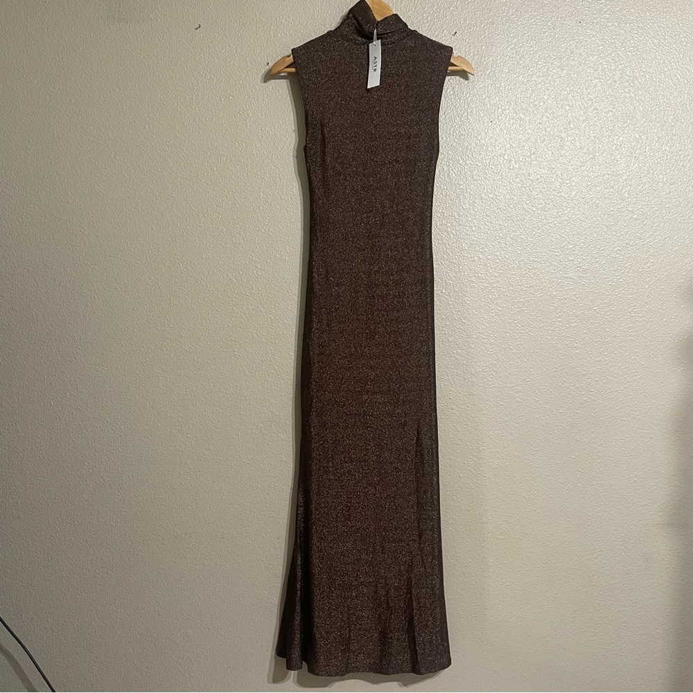 ASTR  the Label Riana Metallic Elegant‎ Brown Sleeveless Dress - Picture 2 of 16